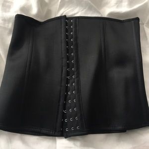Waist trainer